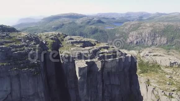 挪威LysefjordPulpitRockPreikestolen的视频空中观景视频的预览图