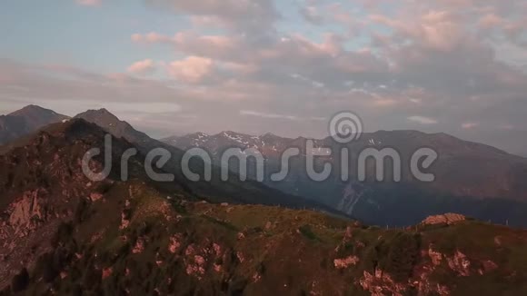 奥地利阿尔卑斯山的日出视频的预览图