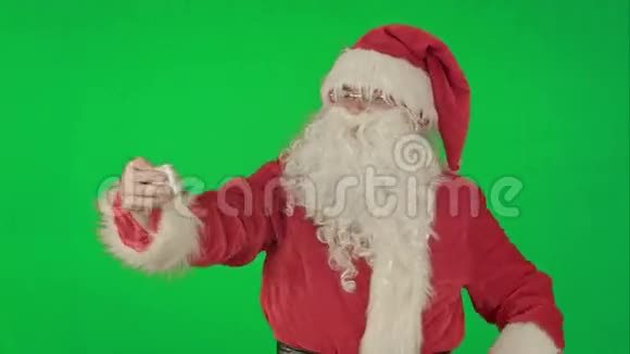 圣诞老人在绿色屏幕上自拍视频的预览图