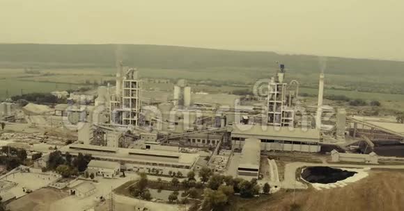 工业厂房阴天视频的预览图