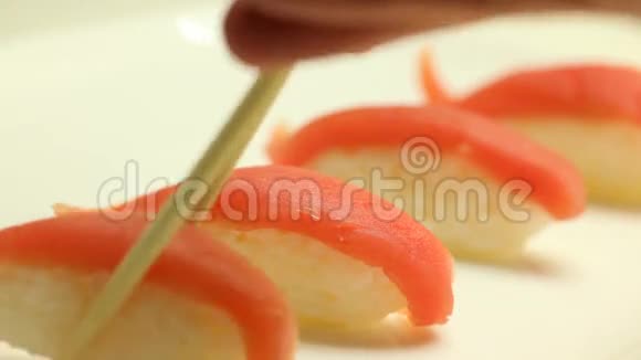 吃日本寿司视频的预览图
