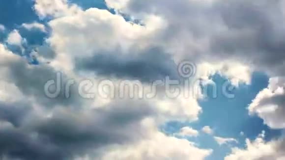 云彩飞过蓝天时光飞逝视频的预览图