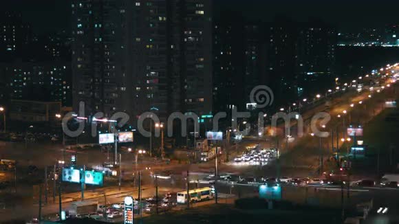 夜城繁华路口视频的预览图