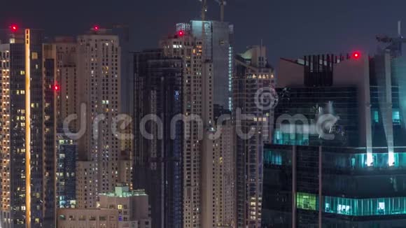 迪拜码头和JLT摩天大楼的屋顶景观迪拜阿拉伯联合酋长国视频的预览图