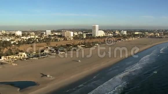 加州圣莫尼卡海岸航空景观洛杉矶剪辑1视频的预览图