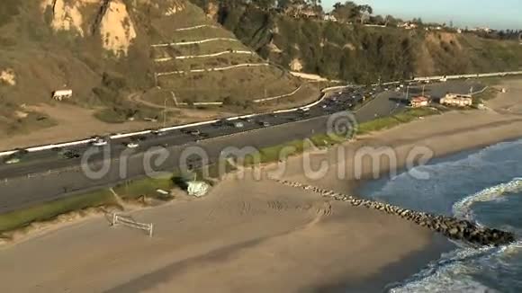 加州圣莫尼卡海岸的鸟瞰图洛杉矶剪辑2视频的预览图