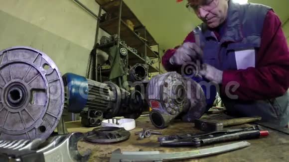 工业机械机械维修工视频的预览图