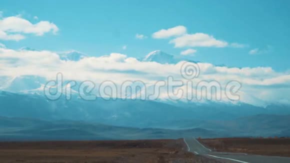蒙古阿尔泰大山脉视频的预览图