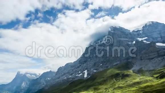 瑞士伯尔尼奥伯兰的Eiger延时视频视频的预览图