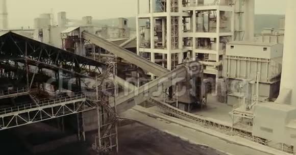 工业工厂大城市视频的预览图