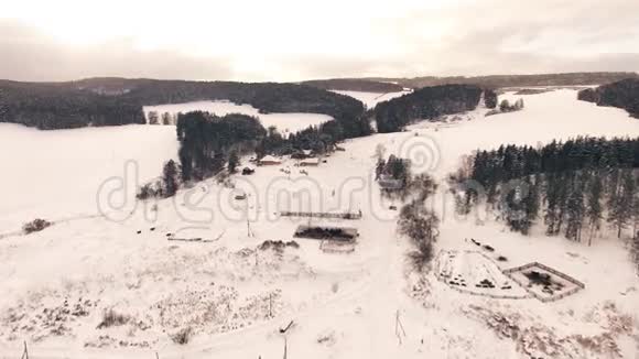 俄罗斯的农场巴什科托斯坦种马空中景观视频的预览图