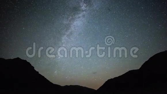 4的K星轨道夜空宇宙星系时间在高原上卡卡尔山土耳其视频的预览图
