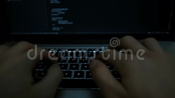 支付系统黑客网上信用卡支付安全概念黑手套黑客攻击系统视频的预览图