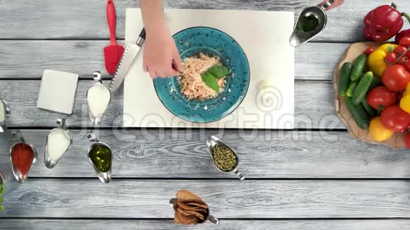 厨师手意大利面视频的预览图