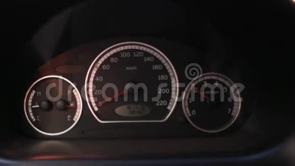 汽车转速表加速缓慢视频的预览图