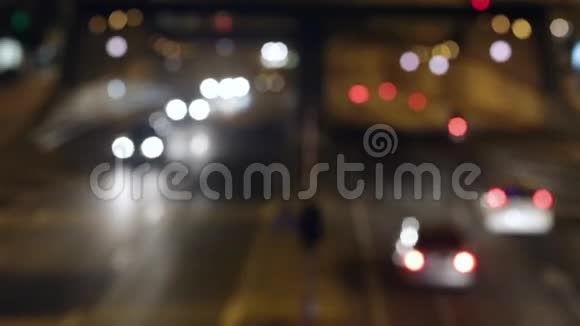 城市景象模糊了巴塞罗那的夜间交通06视频的预览图