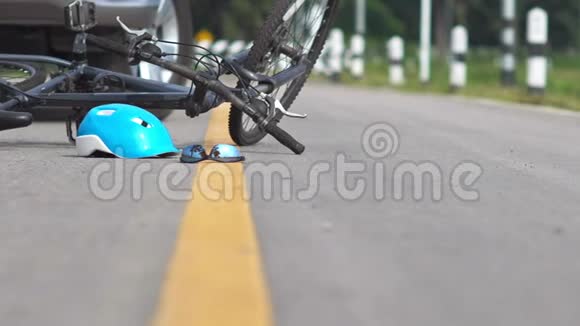 酒后驾车事故自行车撞车视频的预览图