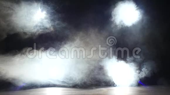 控制台上的舞台灯光烟雾视频的预览图