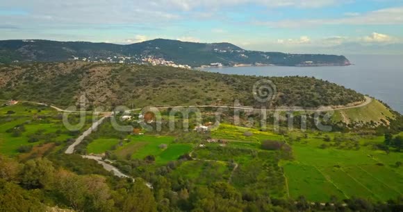 飞过希腊爱琴那岛的群山天空富丽堂皇视频的预览图
