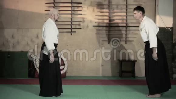 武术大师在黑哈卡马视频的预览图