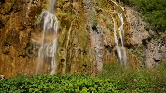 普利特维湖国家公园的级联视频的预览图
