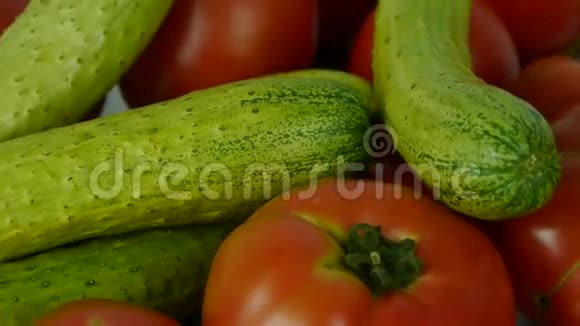 一套新鲜番茄黄瓜水果蔬菜视频的预览图