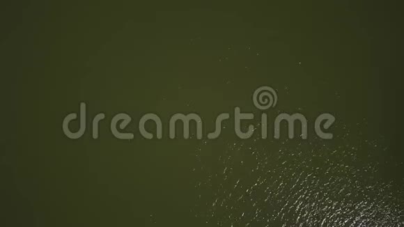 空中夏日湖景视频的预览图