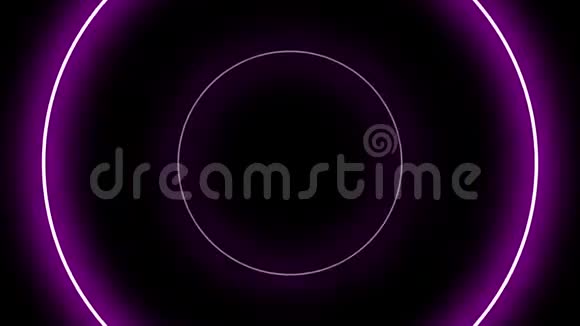 黑色背景上的霓虹紫色圆圈扩大规模运动图形视频的预览图