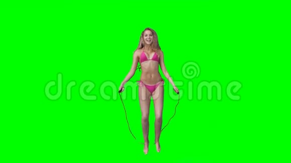 女人跳绳视频的预览图