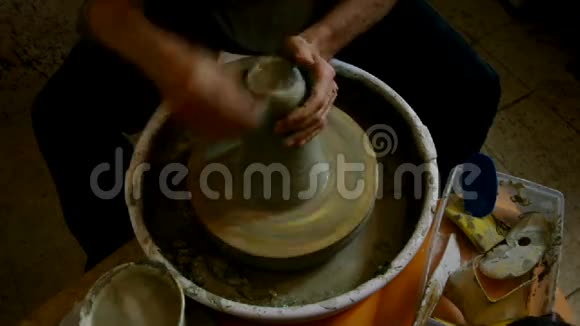 做陶器的人视频的预览图