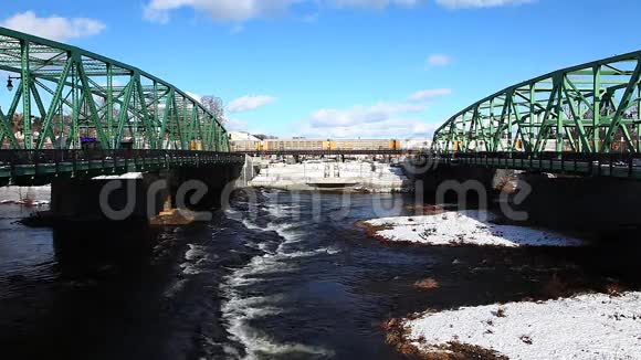 冬季双桥景观视频的预览图
