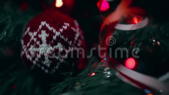 圣诞手工装饰针织球视频的预览图