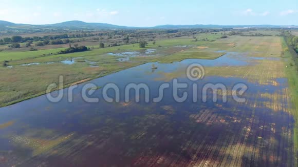 来自匈牙利风景的空中农业图片靠近巴拉顿湖视频的预览图