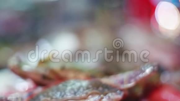 太平洋龙虾新鲜捕获海鲜鱼市场与美丽的波克高清1920x1080视频的预览图