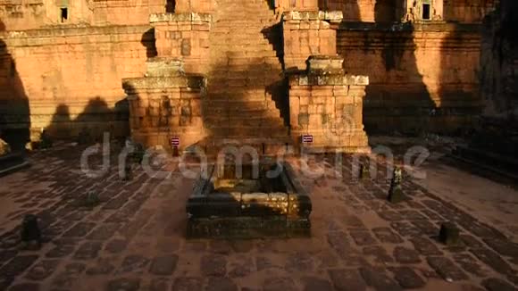 晨起古寺柬埔寨吴哥窟寺群视频的预览图