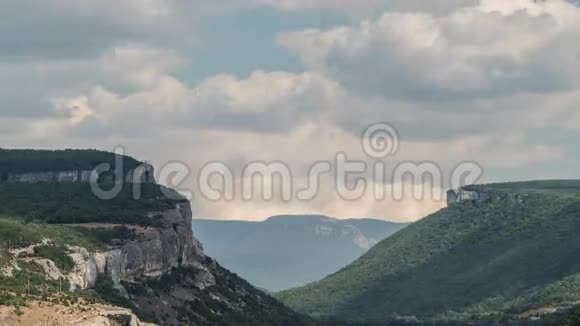 青山时光流逝风景视频的预览图