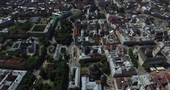 利沃夫乌克兰市政厅空中景观视频的预览图