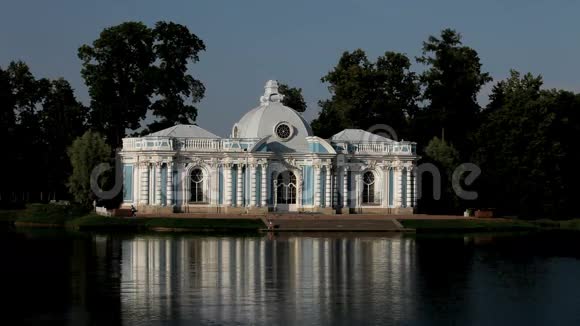 湖上的宫殿视频的预览图