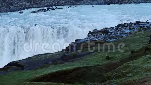 冰岛东北部瓦特纳霍卡尔国家公园的Selfoss瀑布视频的预览图