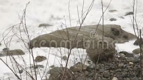 暴风雨时波涛汹涌特写视频的预览图