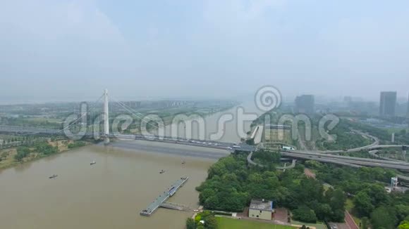 南京长江大桥公路立交鸟瞰图视频的预览图