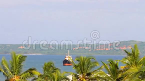 安多沃巴扎哈湾的货物运输迭戈苏阿雷斯马达加斯加视频的预览图