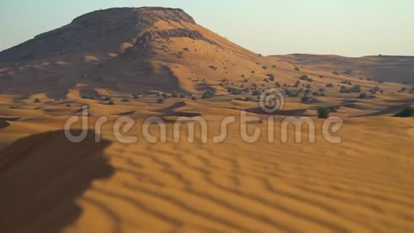 阿拉伯联合酋长国Atv骑行期间迪拜沙漠视频的预览图