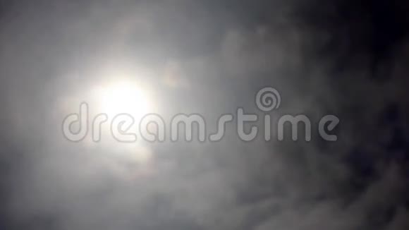 雨云和太阳视频的预览图