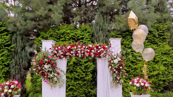 婚庆花拱装饰结婚拱门装饰视频的预览图