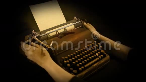 在西皮亚的闪亮打字机上写字视频的预览图
