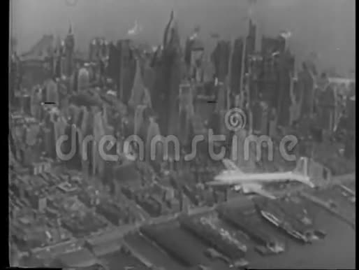 20世纪40年代纽约市的鸟瞰图视频的预览图
