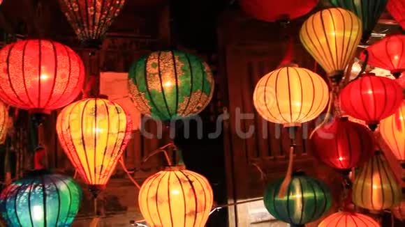 亚洲古城的彩灯视频的预览图