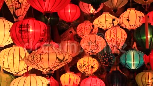 亚洲古城的彩灯视频的预览图