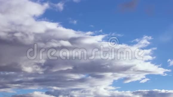 蓝天云的时间流逝视频的预览图